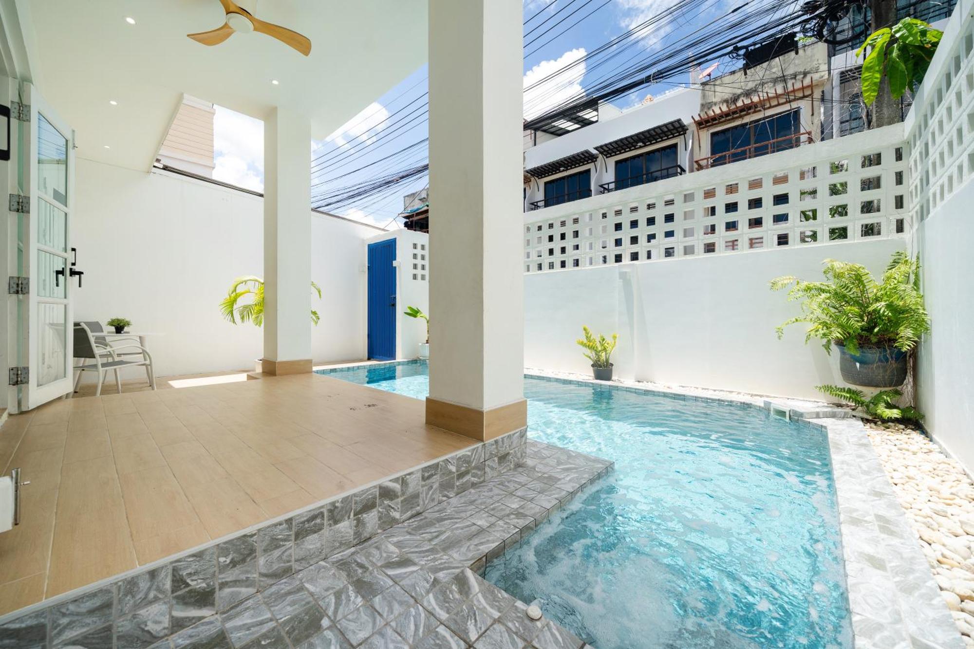 Happiness Pool Phuket 154 * Patong
