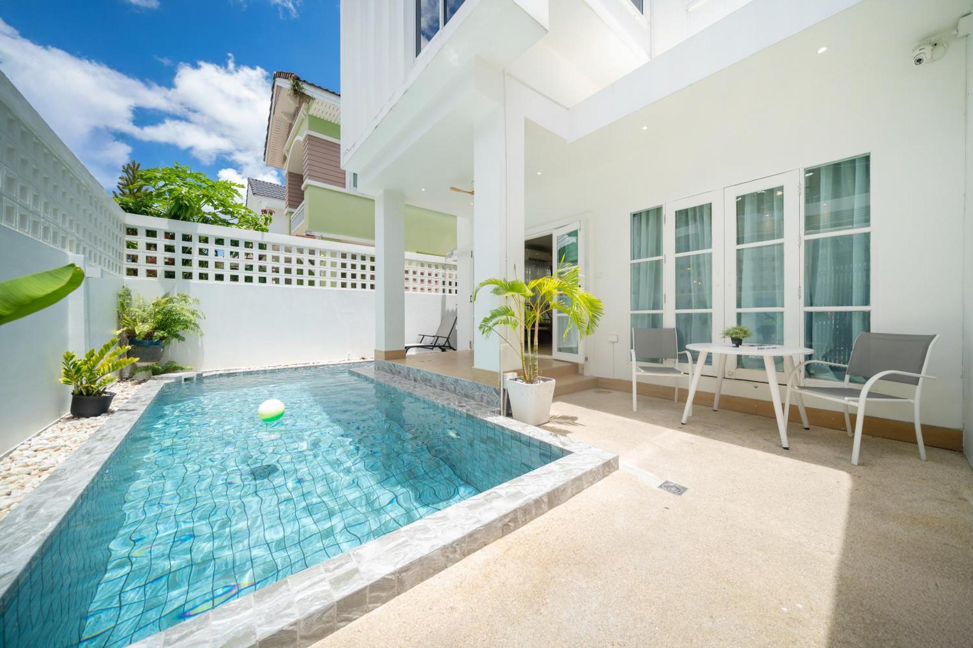 Happiness Pool Phuket 154 * Patong