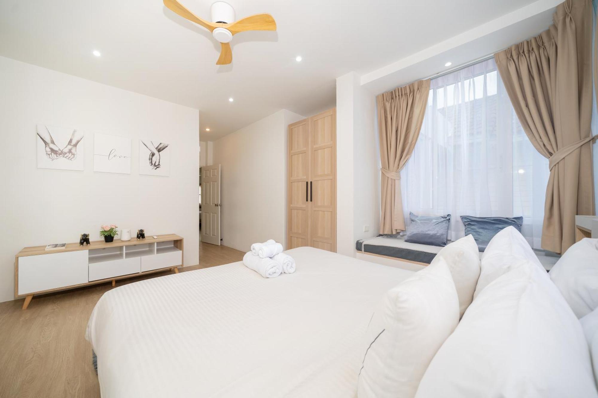 Villa Happiness Pool Phuket 154 *