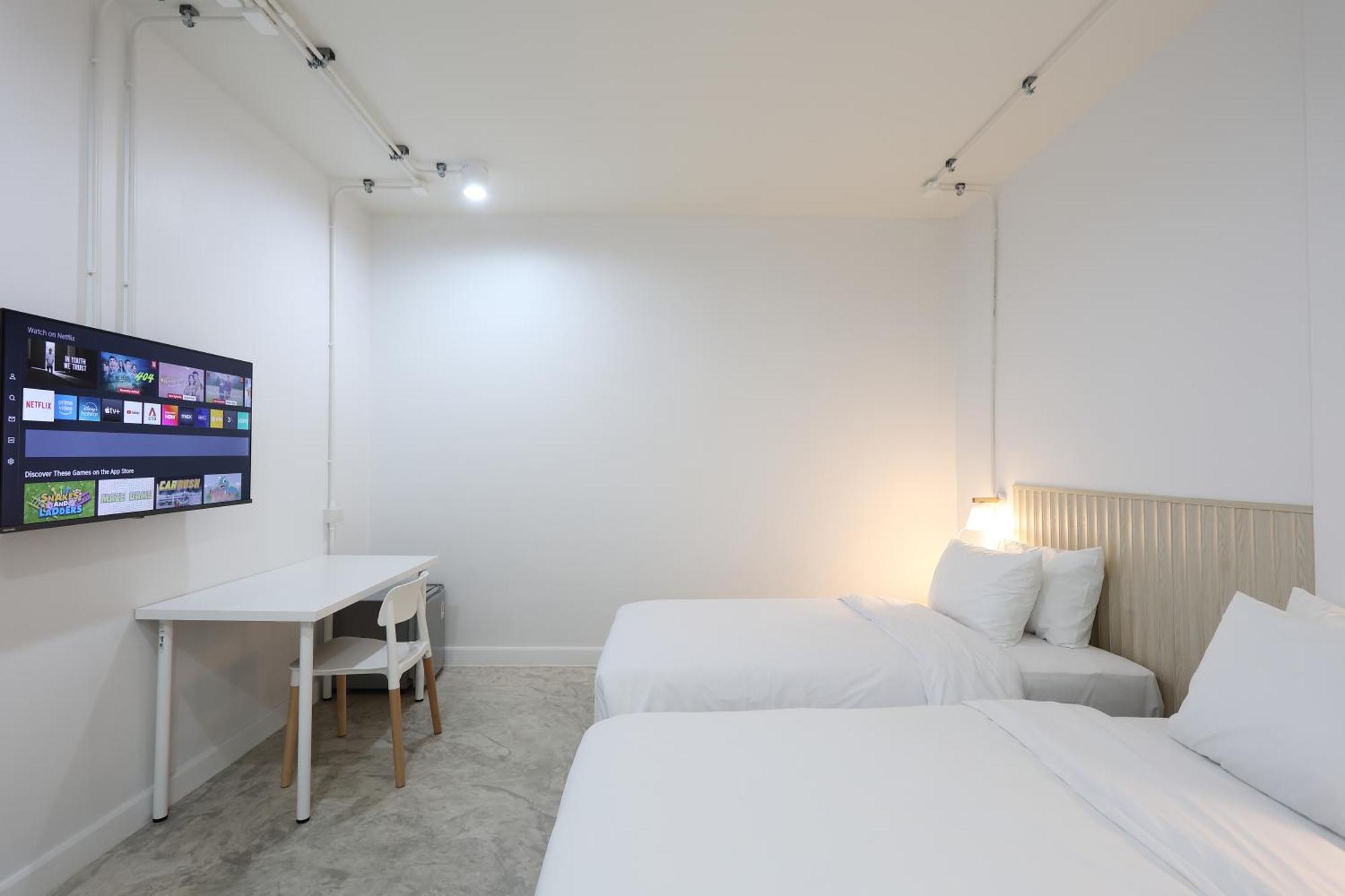 Lfour Hotel