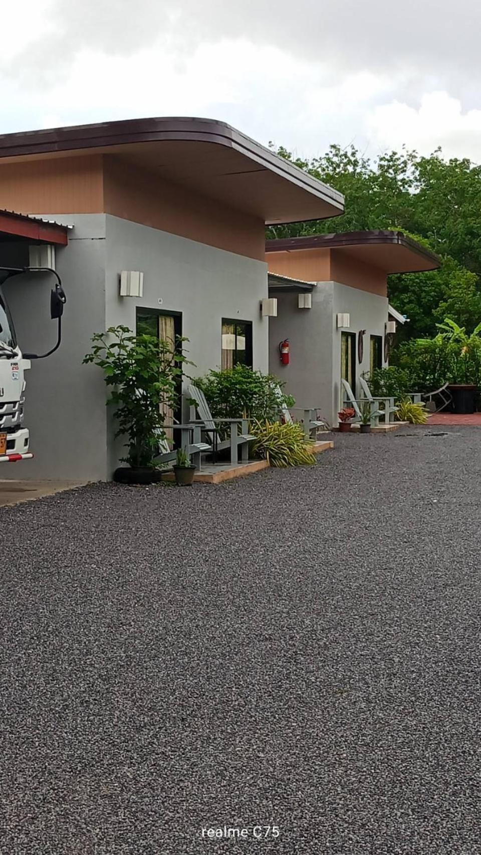 Pakrongcheep Apartment *