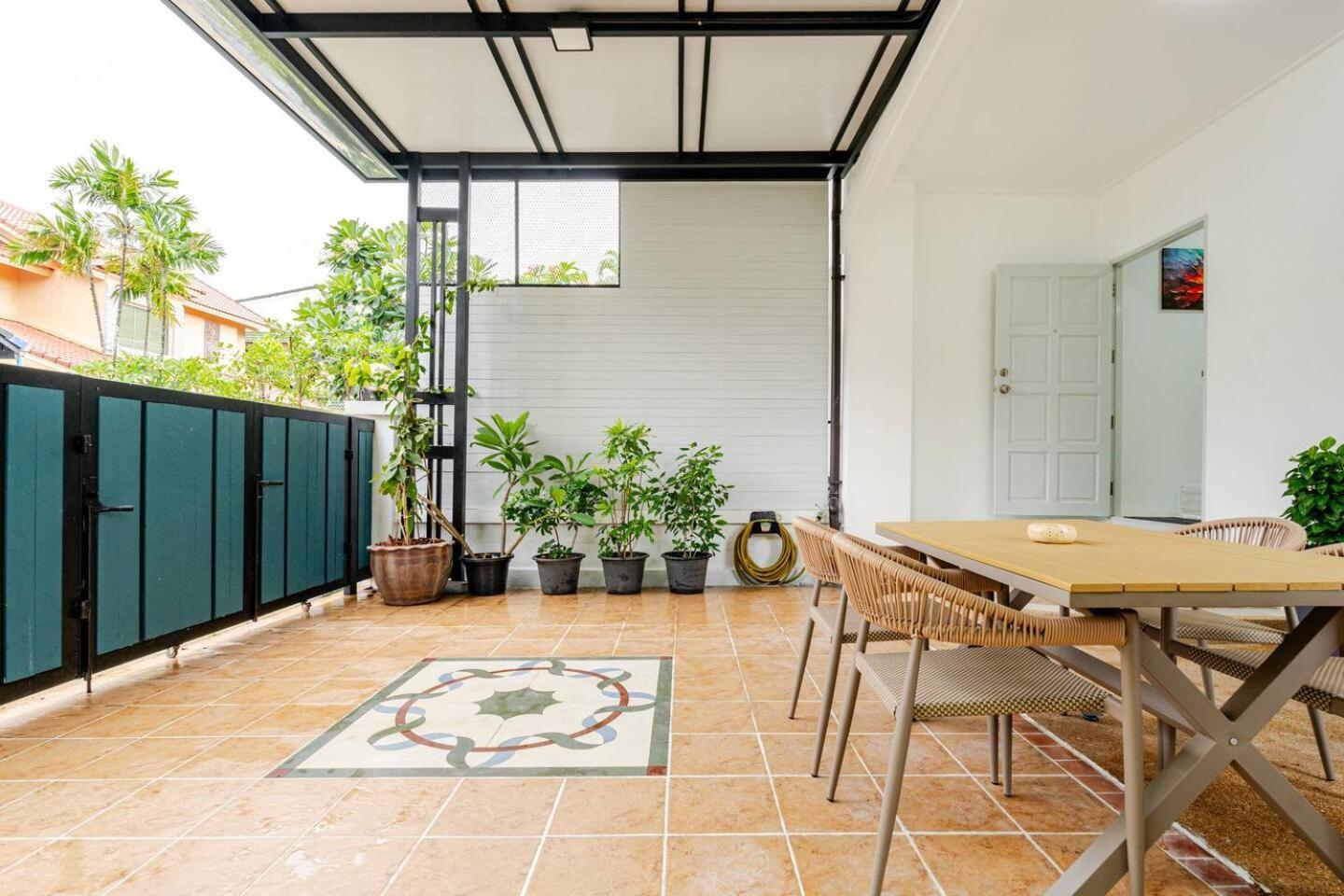2 Bed Townhouse, Location, Villa Patong
