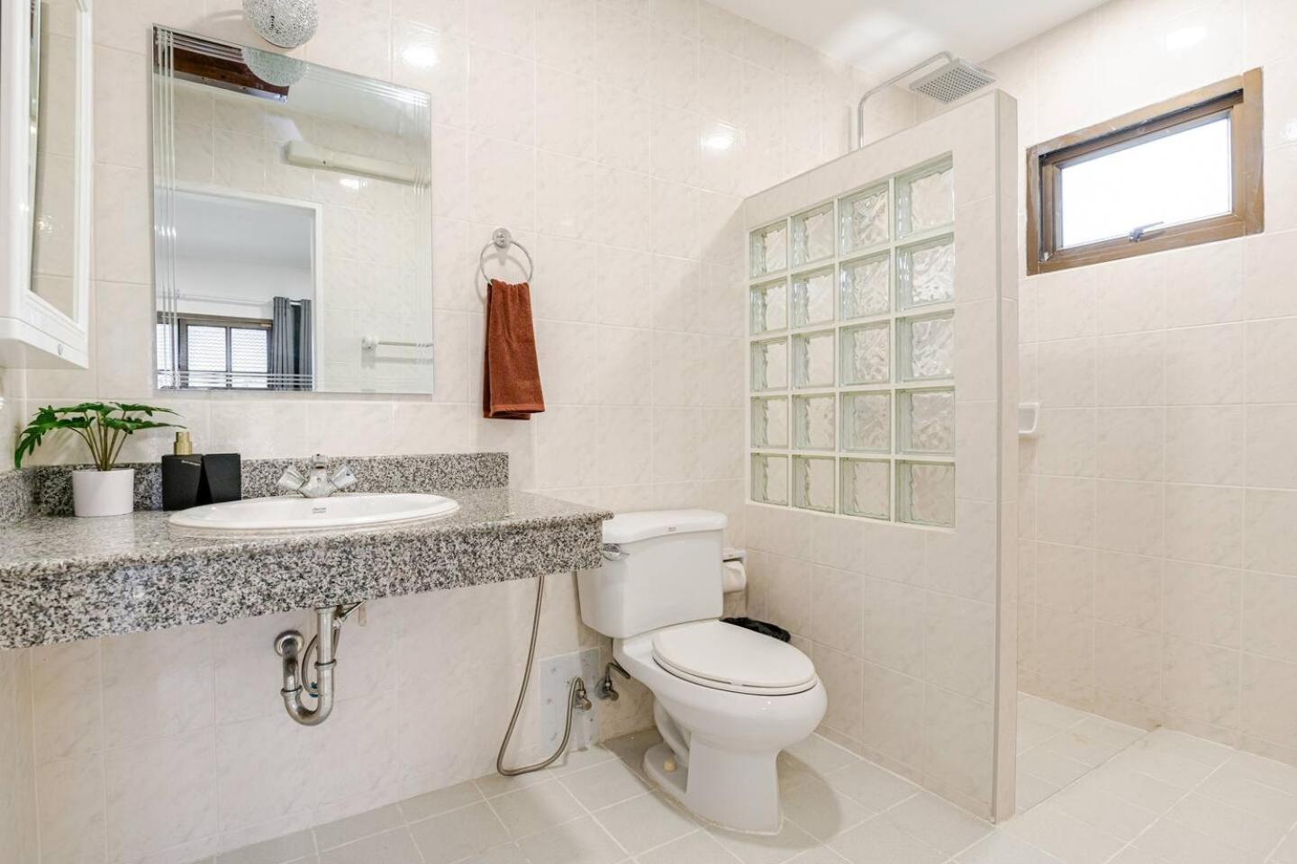2 Bed Townhouse, Location, Patong