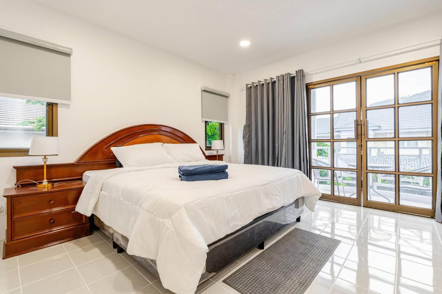 Villa 2 Bed Townhouse, Location, *