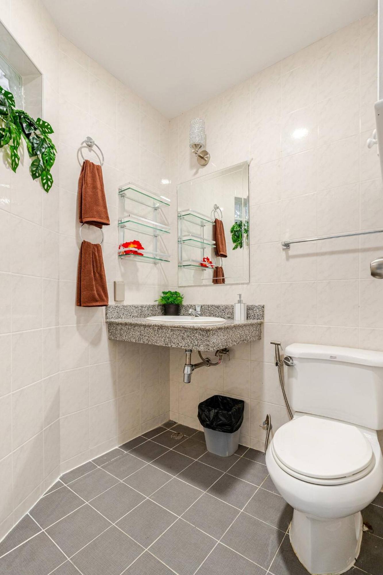 2 Bed Townhouse, Location, Villa