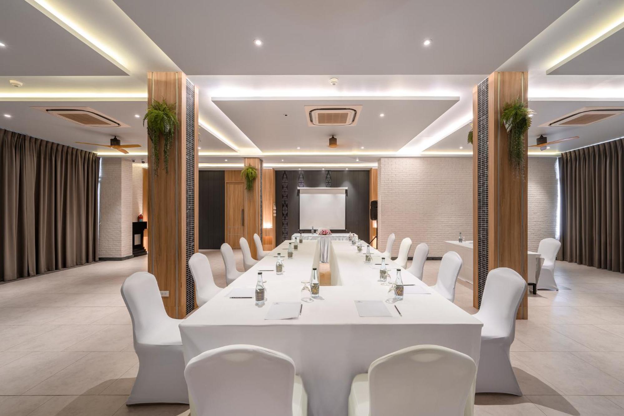 Reception Point -bj&radisson Seaview 5* Phuket