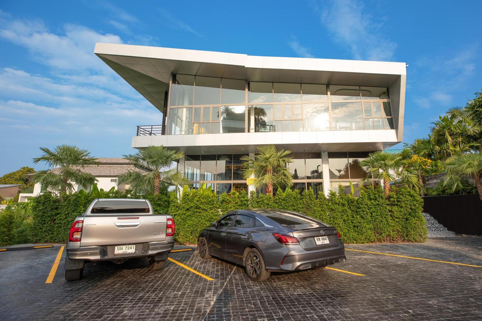 Elite Atoll Serviced Phuket Hotel Rawai