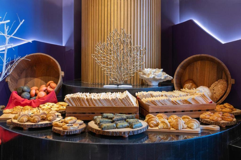 Metadee Elite Hotel