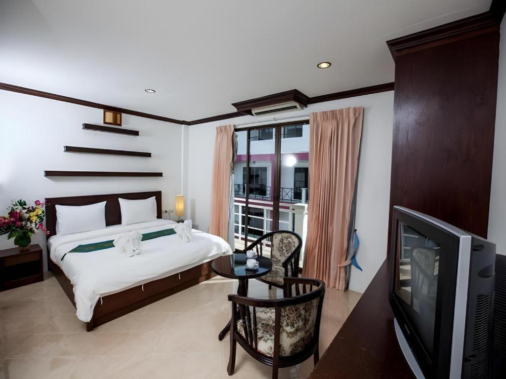 Hotel Triple Rund Place Patong