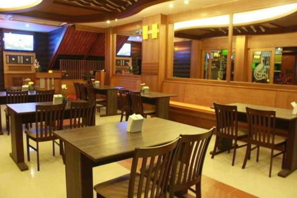 Triple Rund Place Hotel 2*