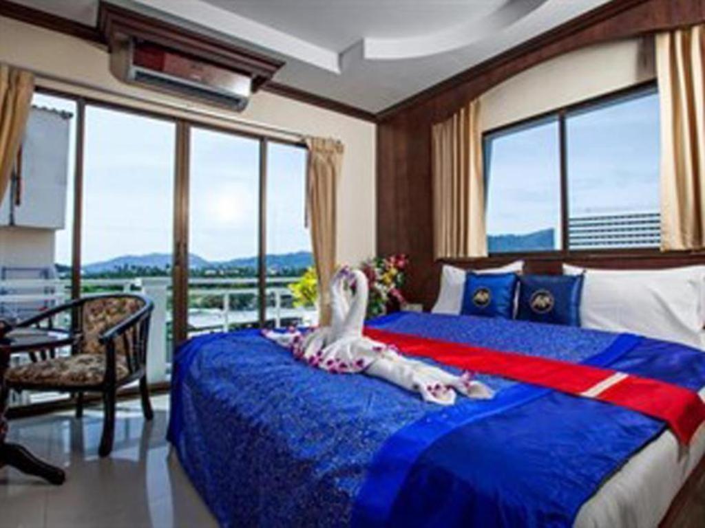 Triple Rund Place Hotel 2*
