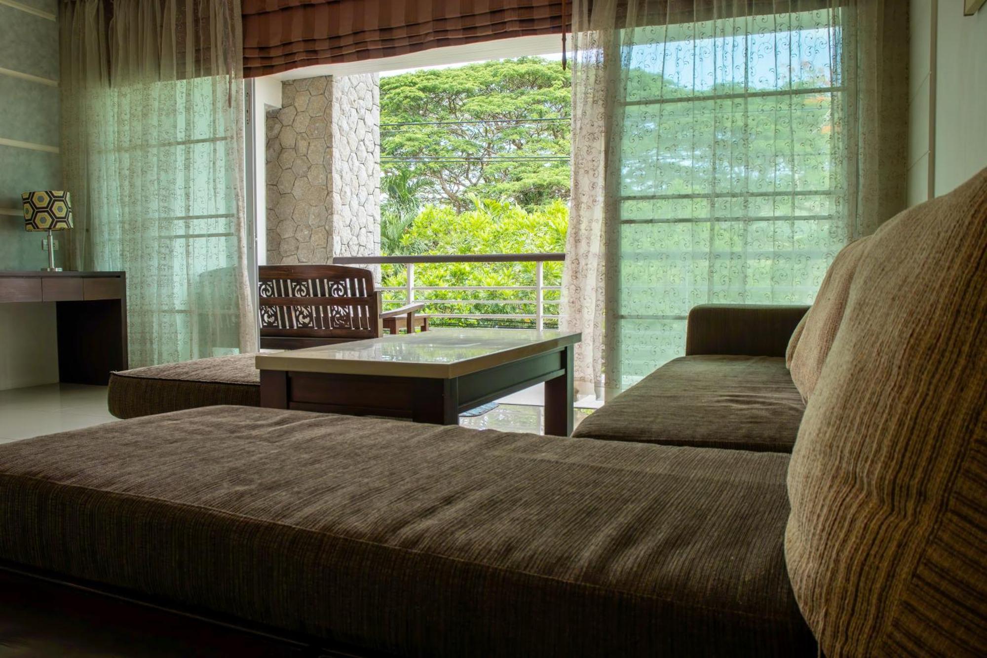 3 Bedroom Townhouse - Phuket Golf & Apartment