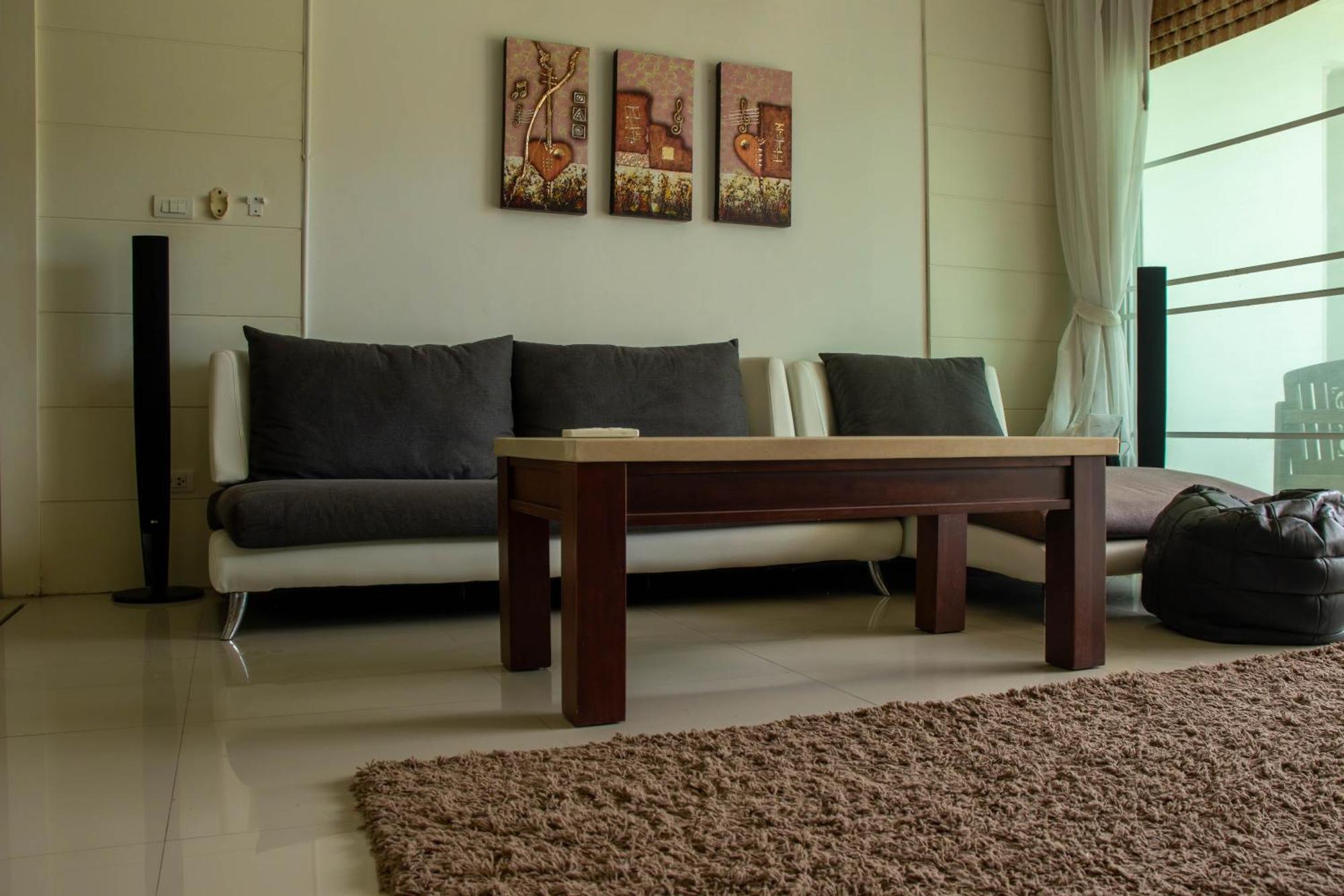 3 Bedroom Townhouse - Phuket Golf & Apartment Ban Thung Thong