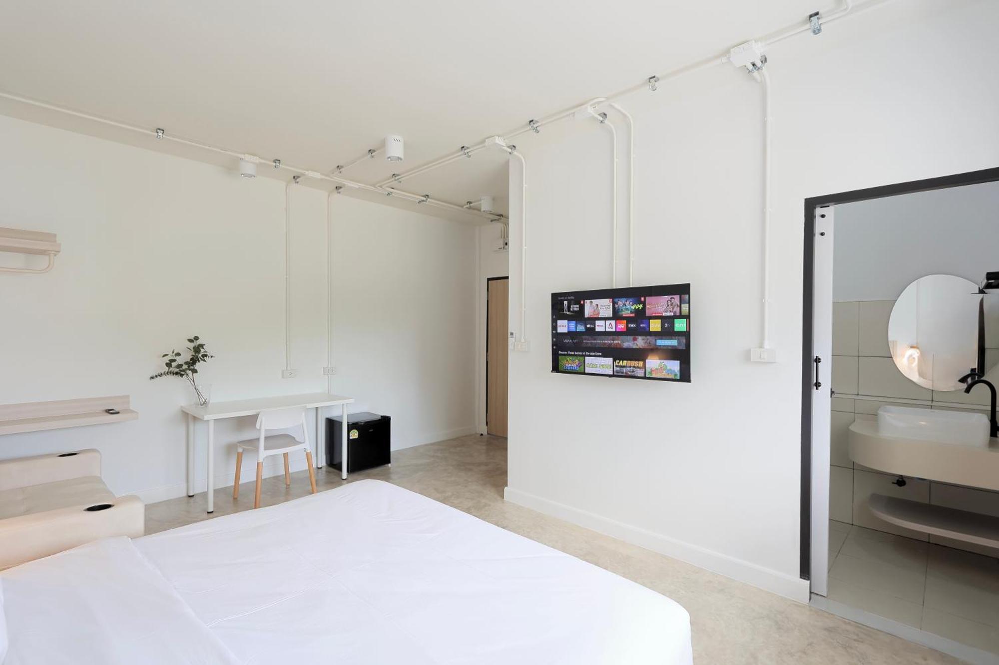Lfour Hotel 3*