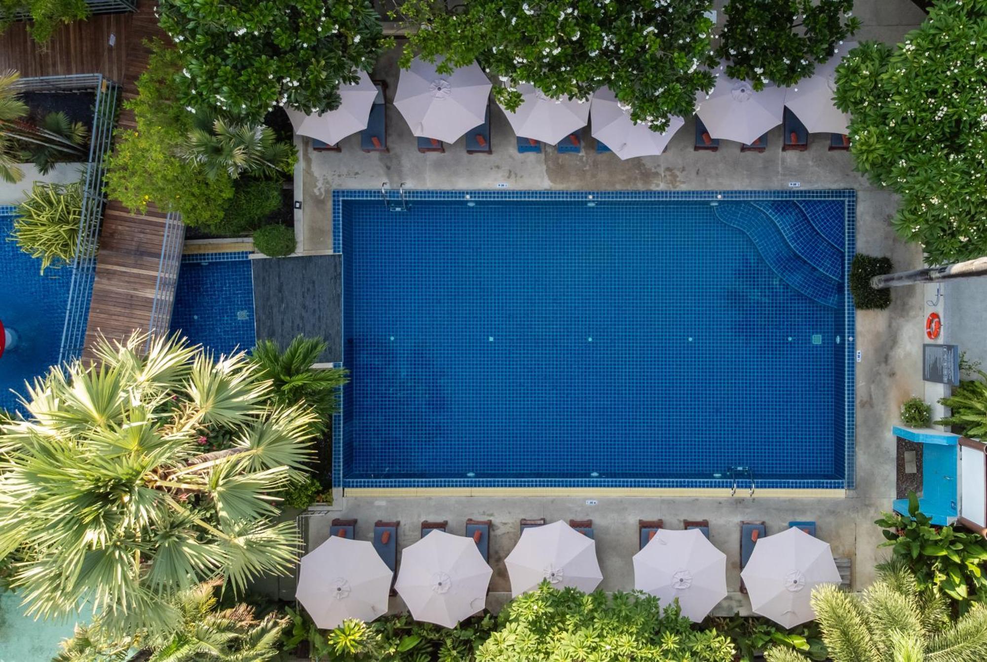 Phuket Island View - Sha Extra 4*