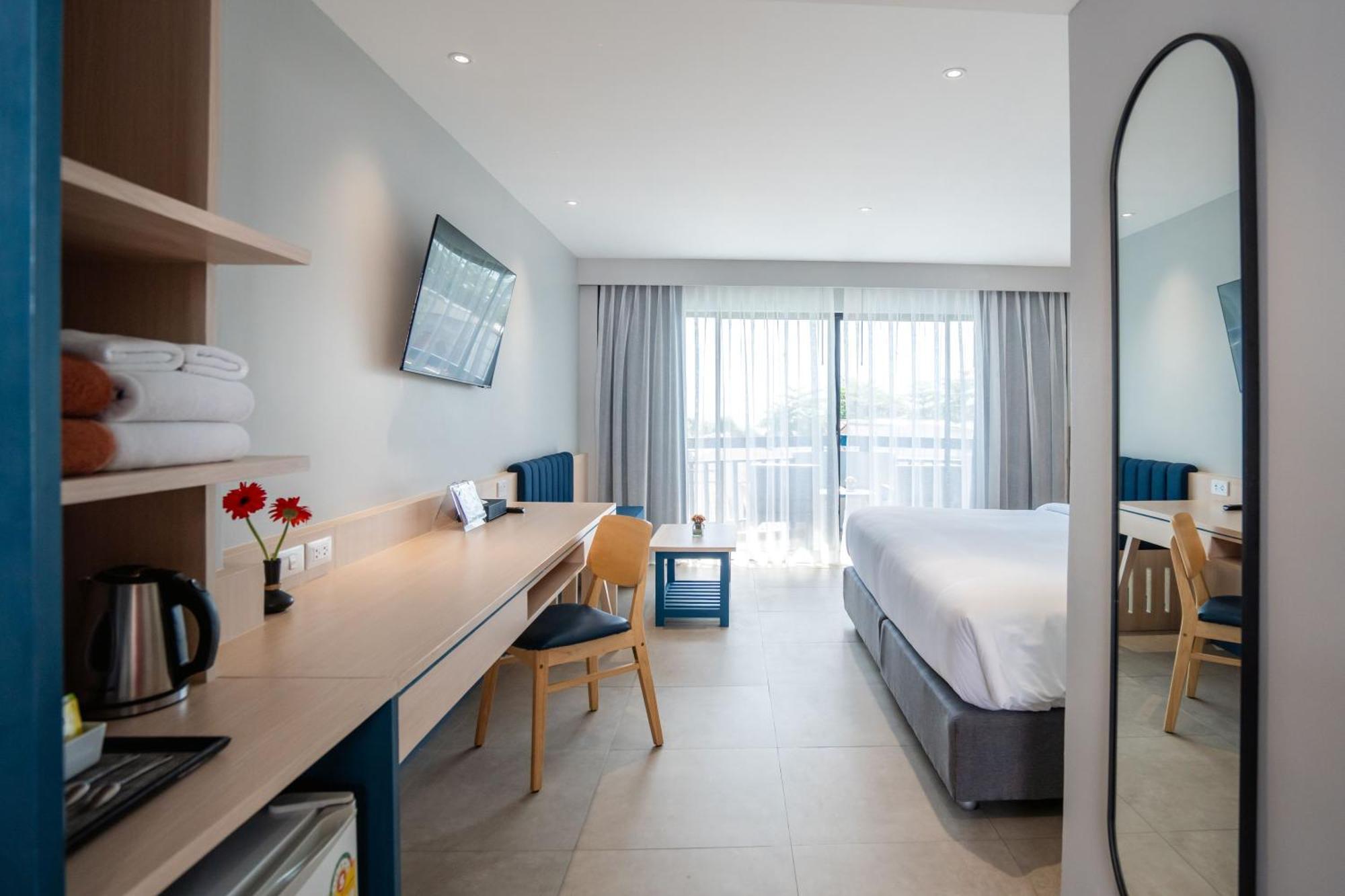 Phuket Island View - Sha Extra Resort Karon