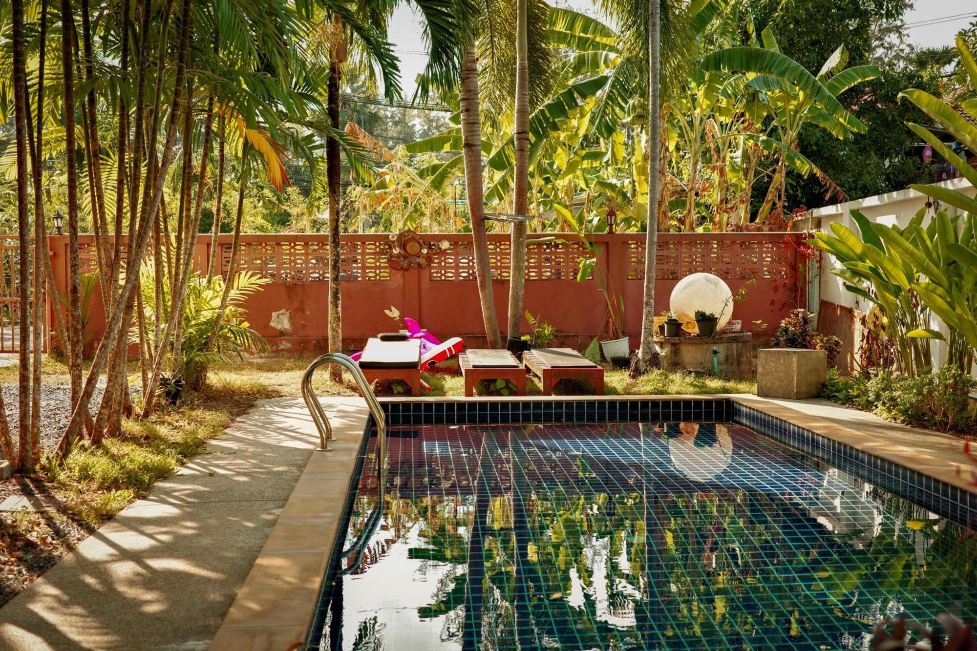 Beachfront Pool Villa *
