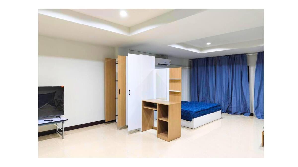 Apartment House *