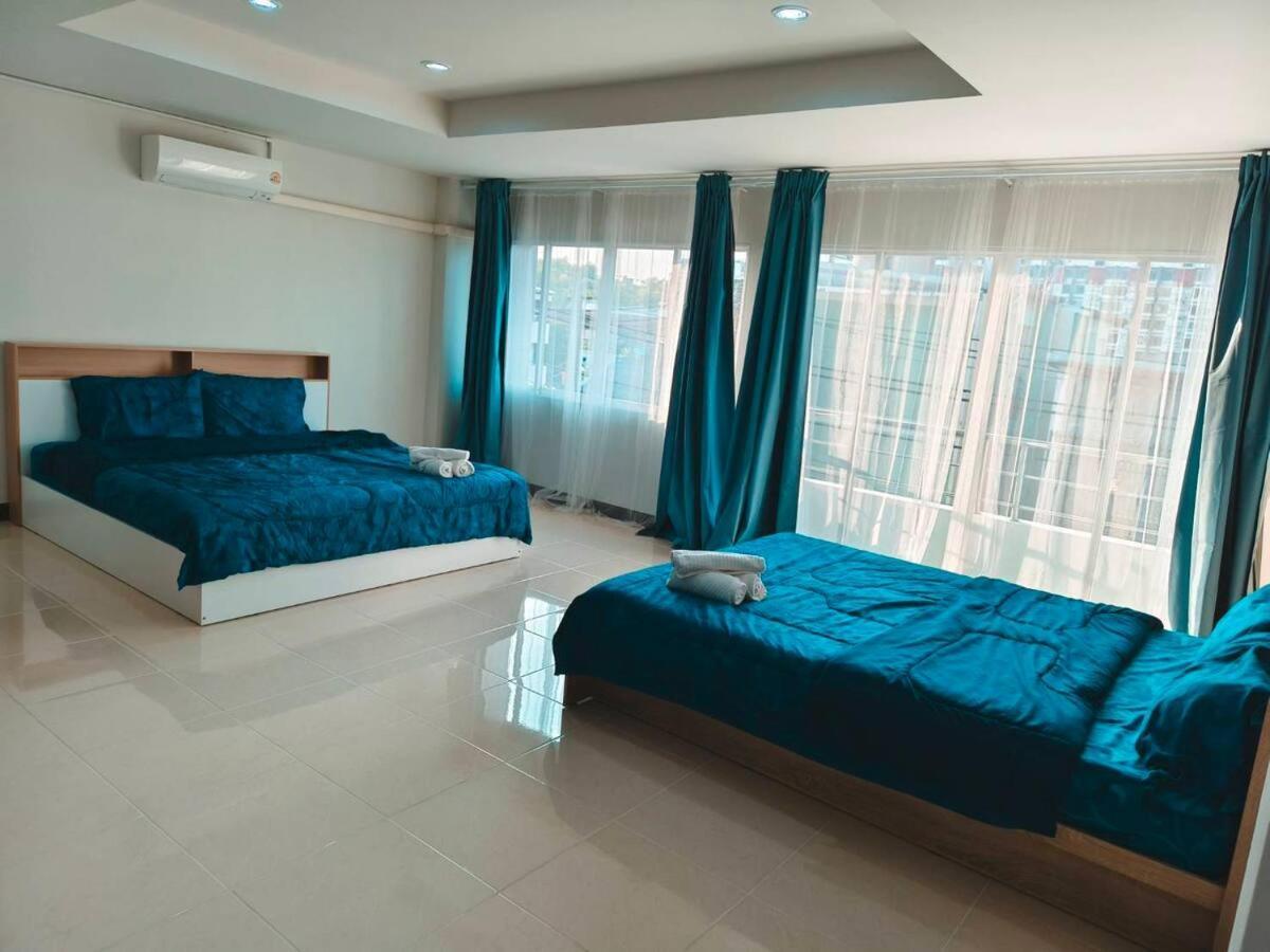 Apartment House *