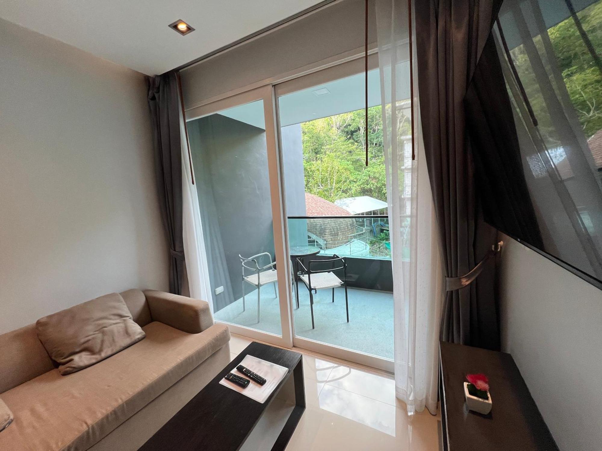 Emerald Terrace Condo 52-The Award 1 Bed Pool View Gem By Psr *