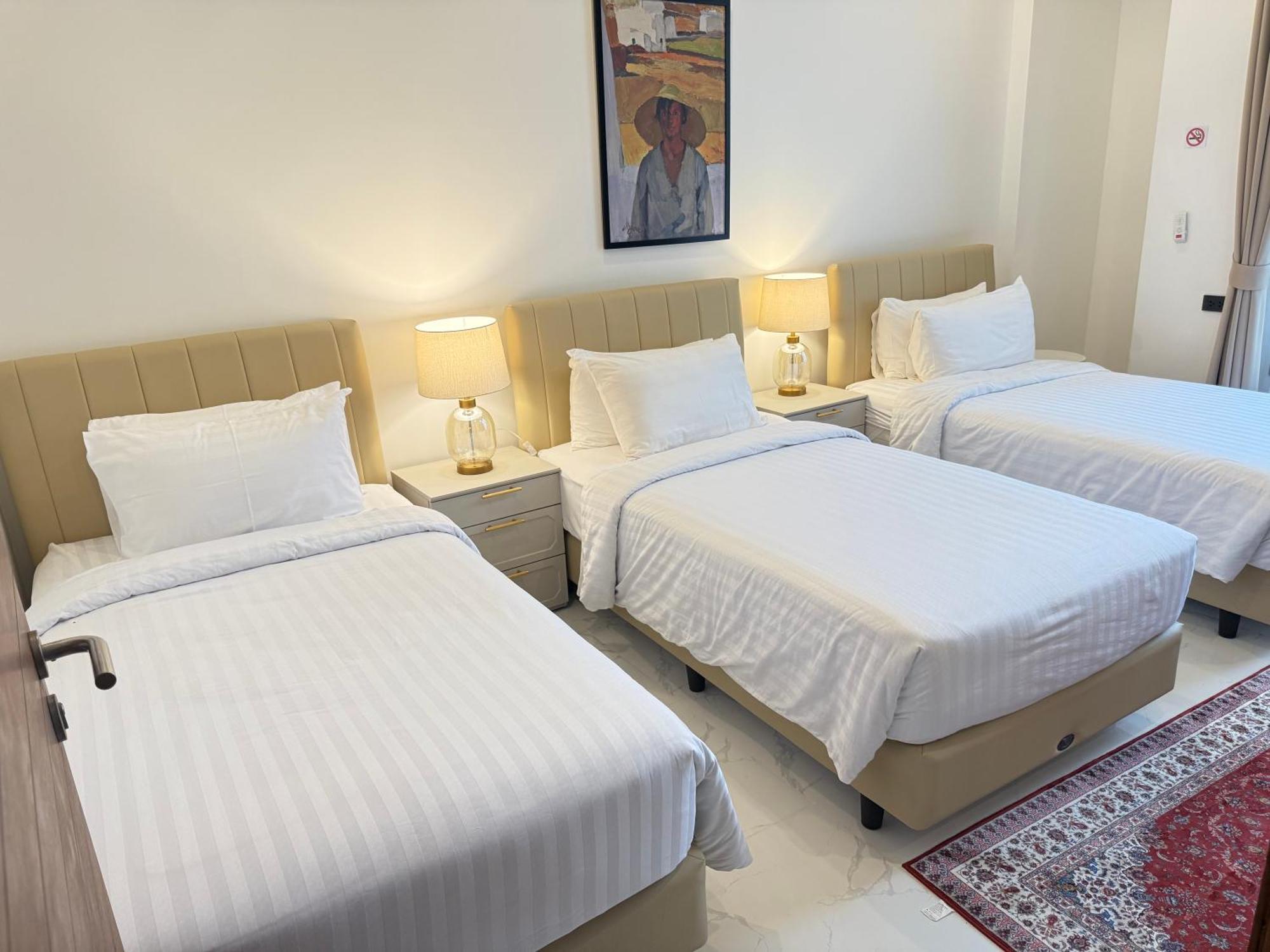 Viola 7 Bedroom, Fully Staffed, On The Golf Course * Thalang