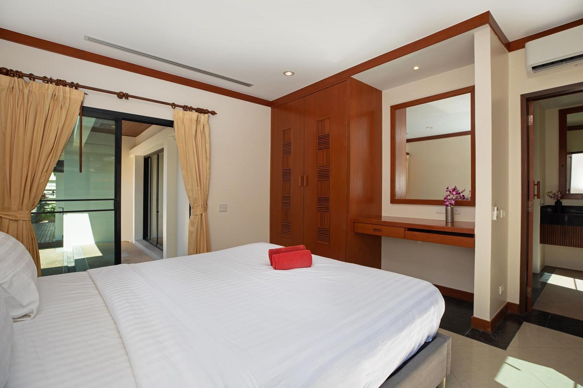 Tropical Living At 3br Pool Bianca, Baan Bua Luxury Estate, Nai Harn Villa