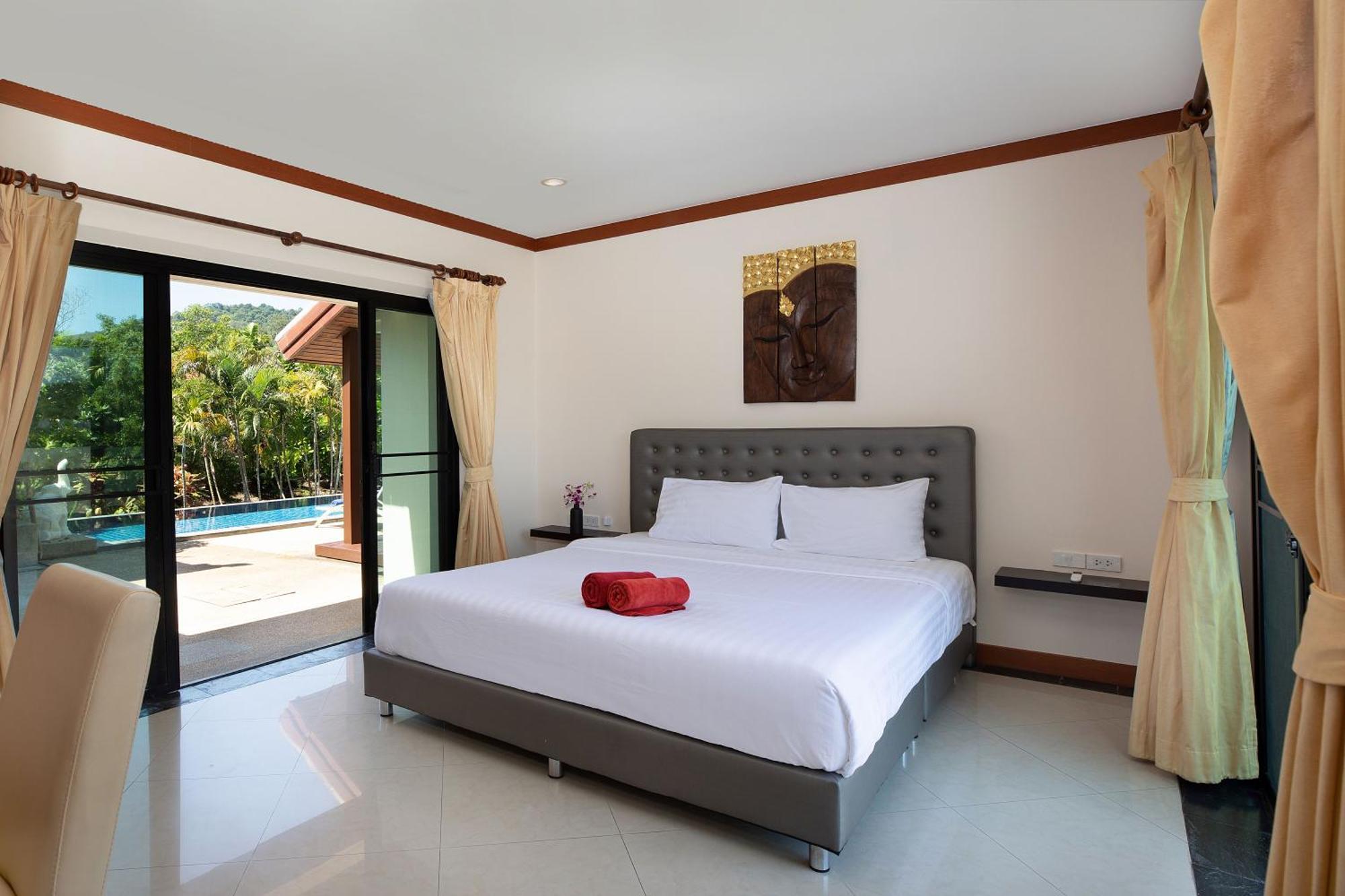 Tropical Living At 3br Pool Bianca, Baan Bua Luxury Estate, Nai Harn Villa *
