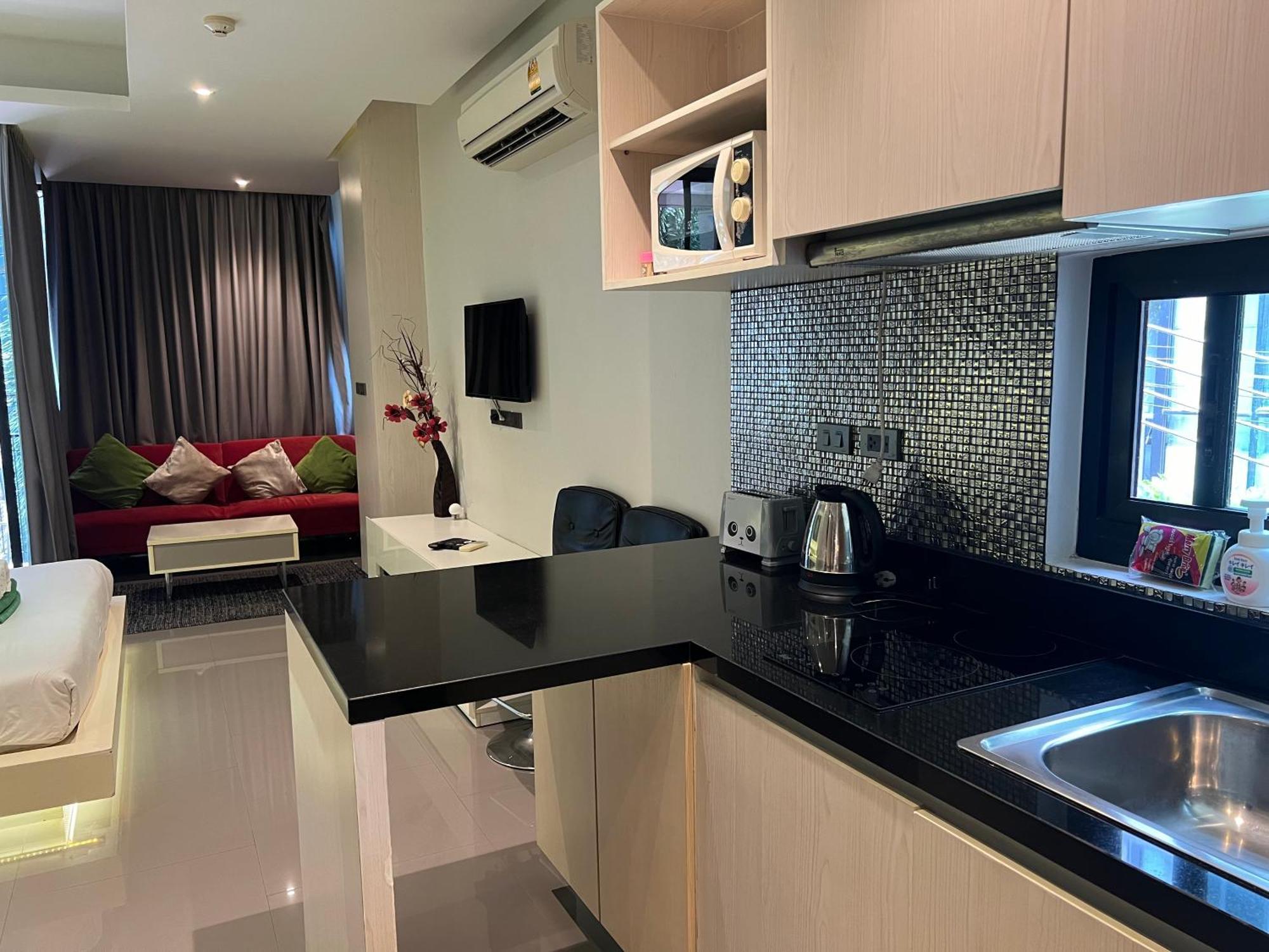 Apartment Naiharn Relife By Nataly Nai Harn