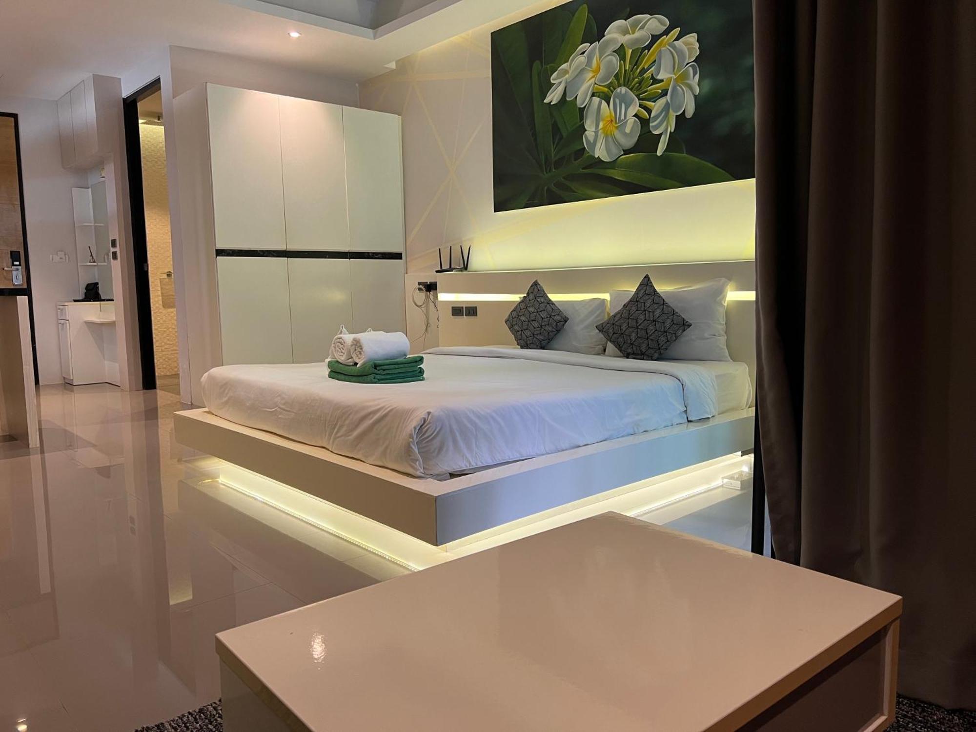 Naiharn Relife By Nataly Apartment