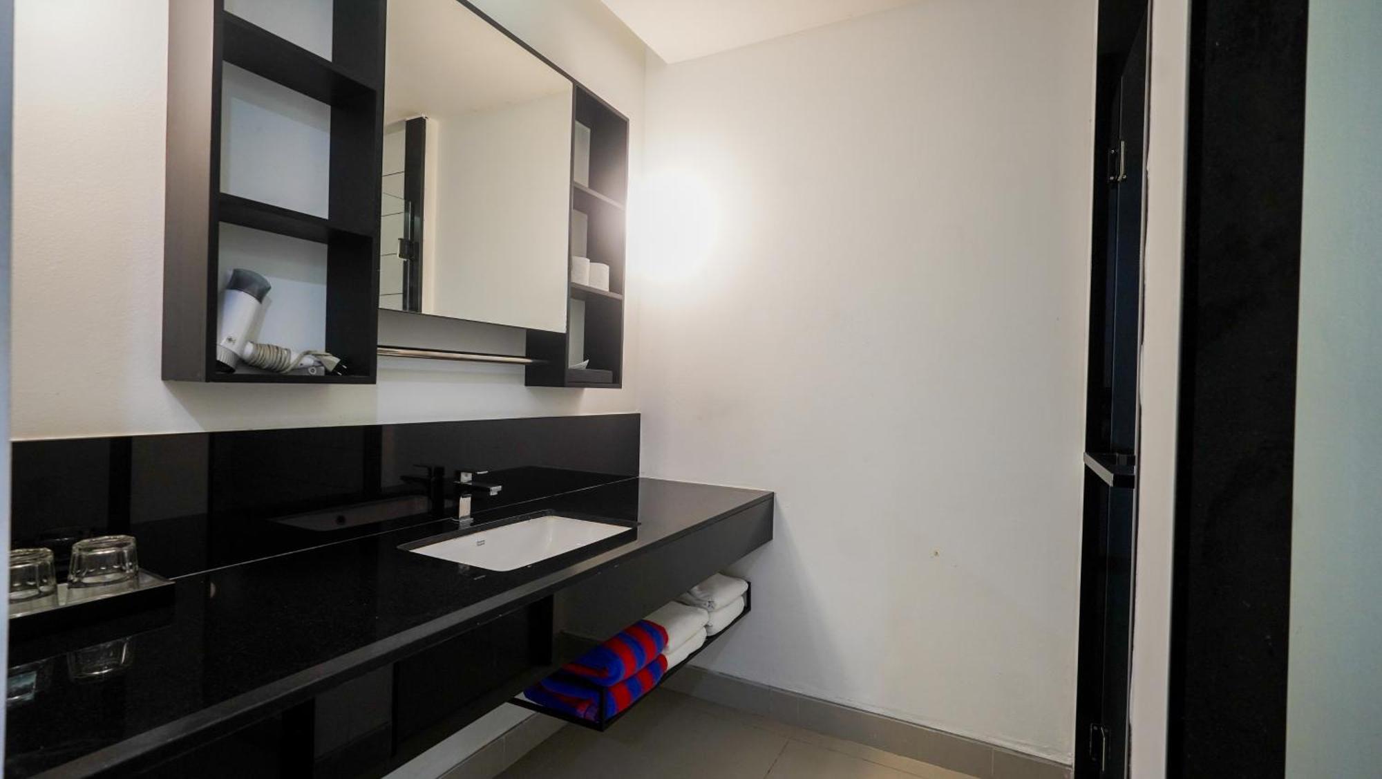 Marina House Muaythai Ta-iad Phuket Hotel Chalong