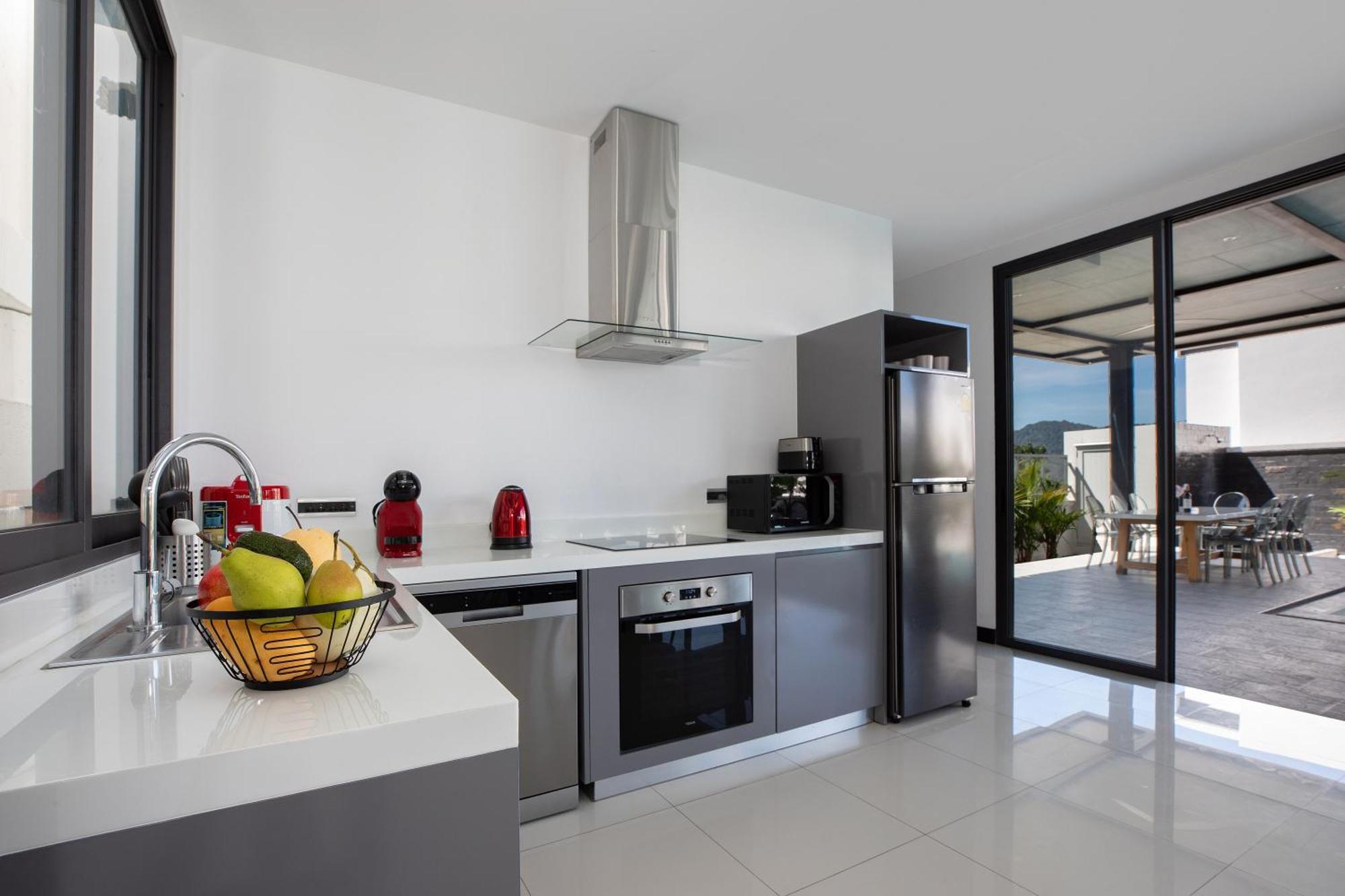 Villa Loft-style Hyper Modern 4br Sunset Garden 6 With 12x5m Salt Pool *