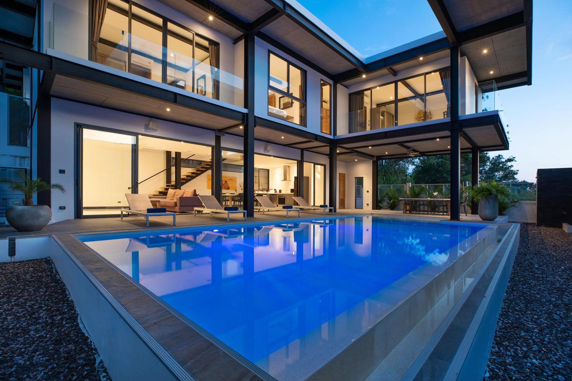 Loft-style Hyper Modern 4br Sunset Garden 6 With 12x5m Salt Pool *