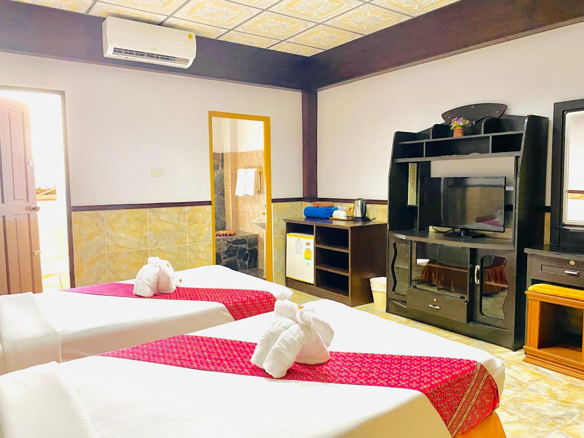 Hotel Palace Phuket 3*