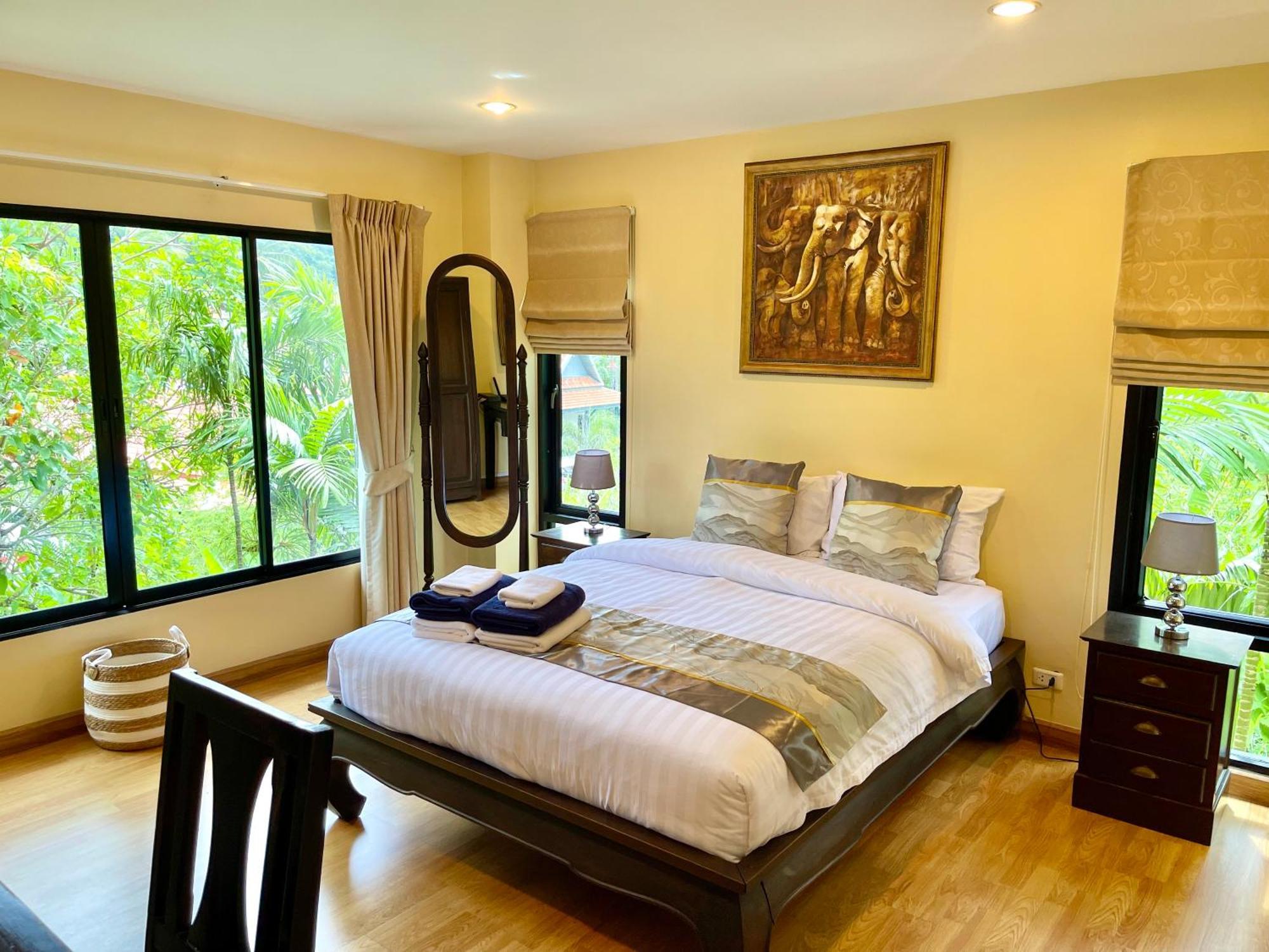 Villa Kata Sunset - 3br Private Pool - Seaview
