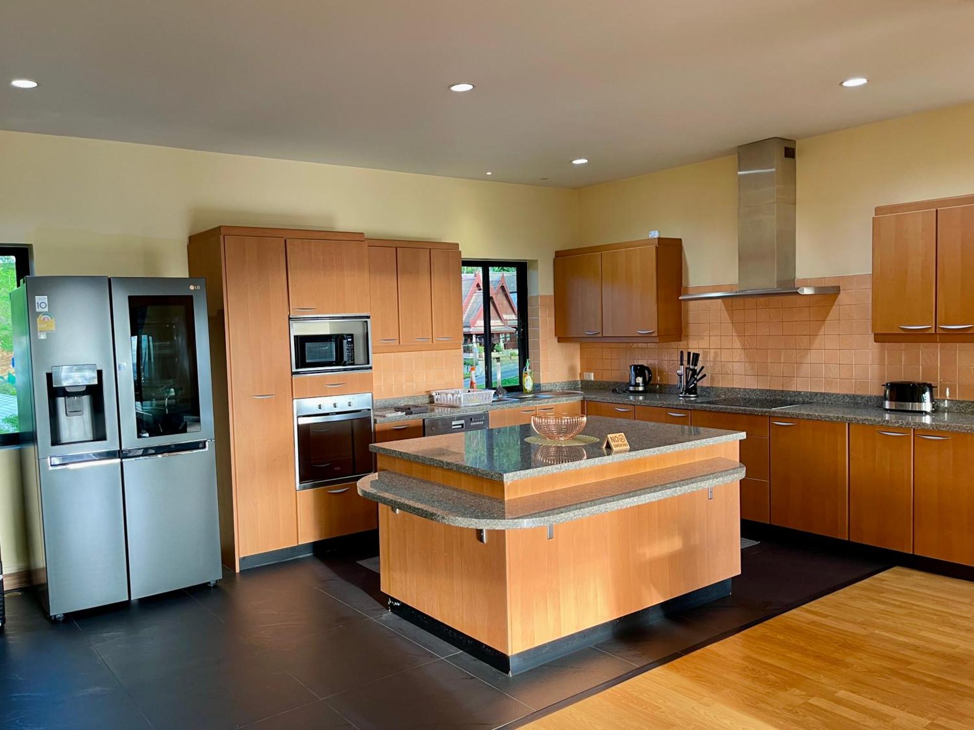 Villa Kata Sunset - 3br Private Pool - Seaview