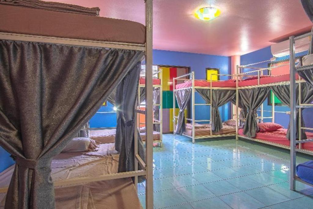 Oyo 586 I Albergue