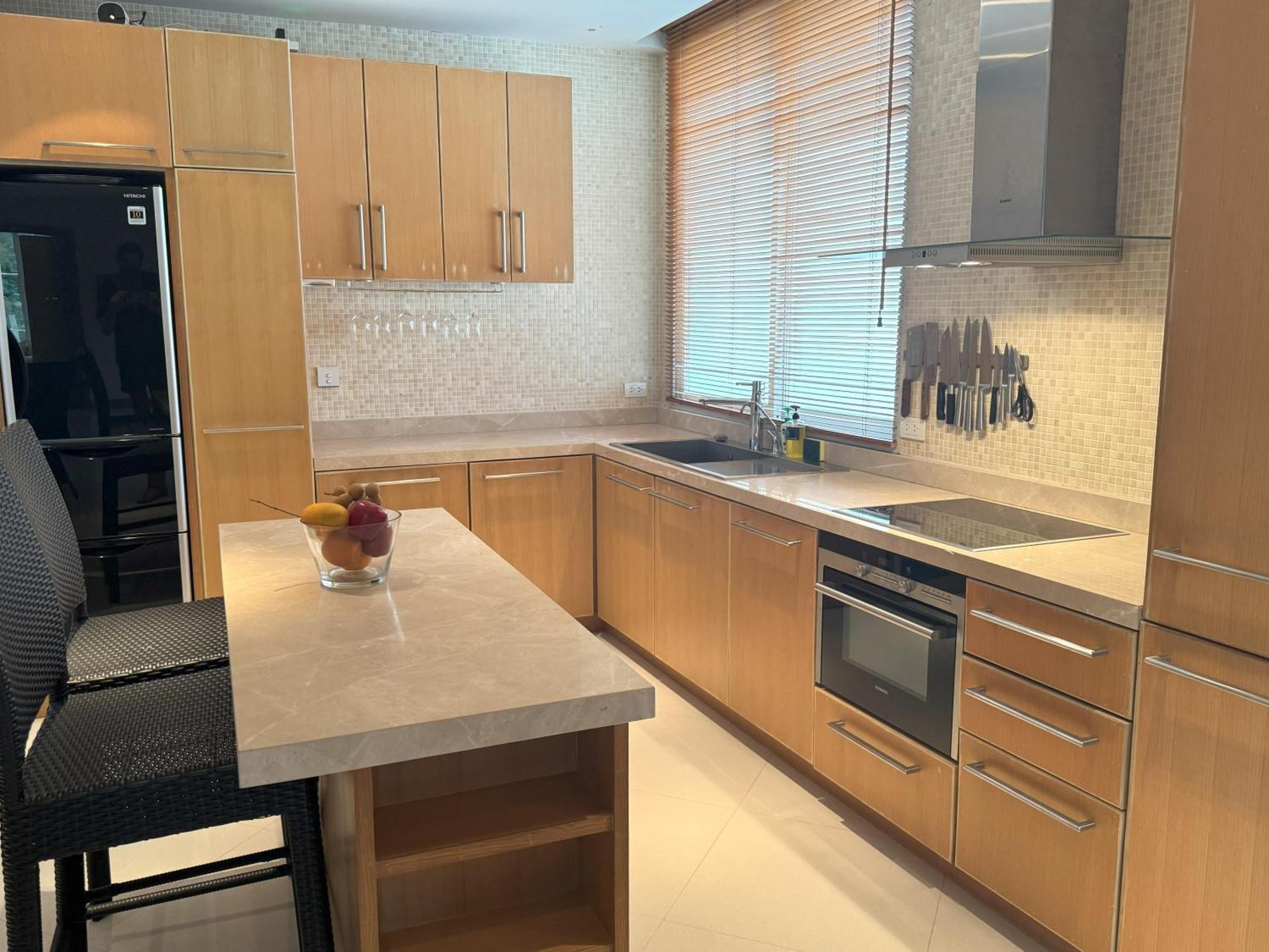 Bright Beachfront Retreat In Bang Tao Apartment Ban Lum Fuang