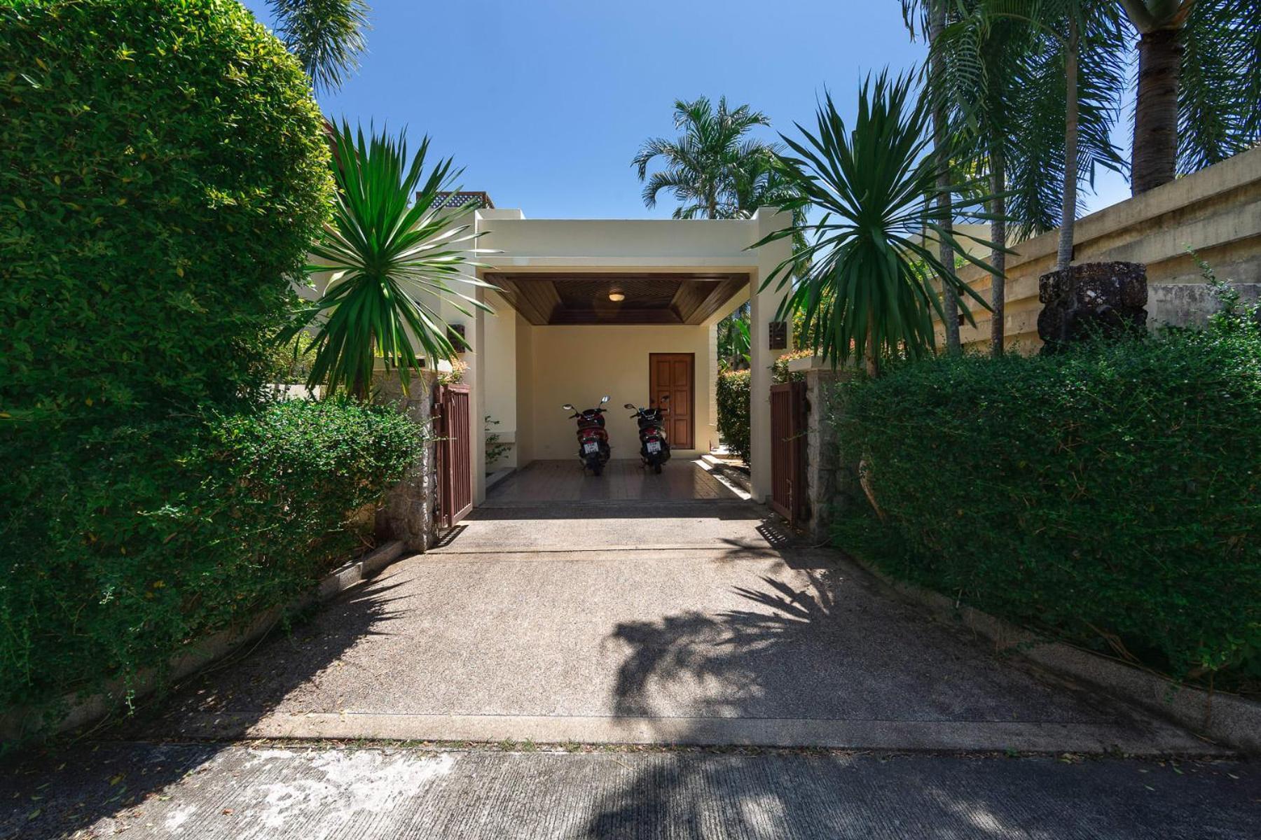 Hoata| Luxury 2br In The Baan Bua Estate | Villa Nai Harn