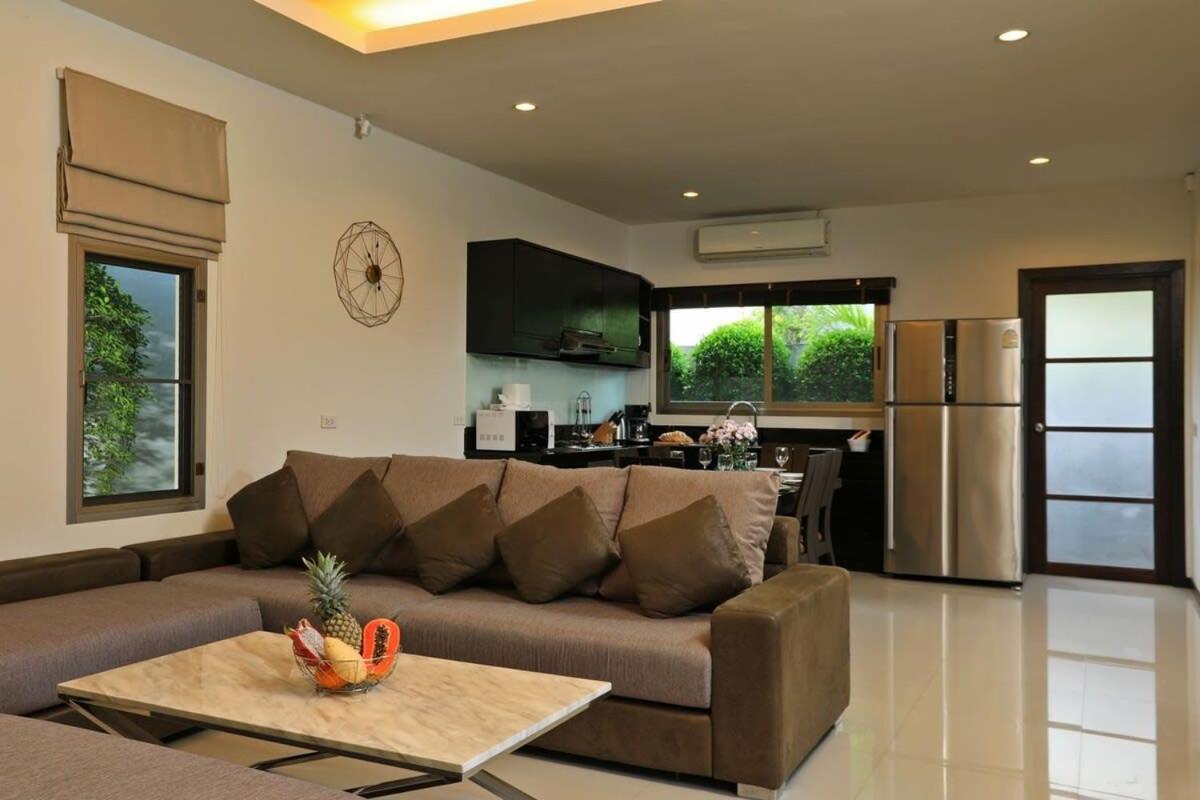 Heni | Private Pool 3br | Naiharn