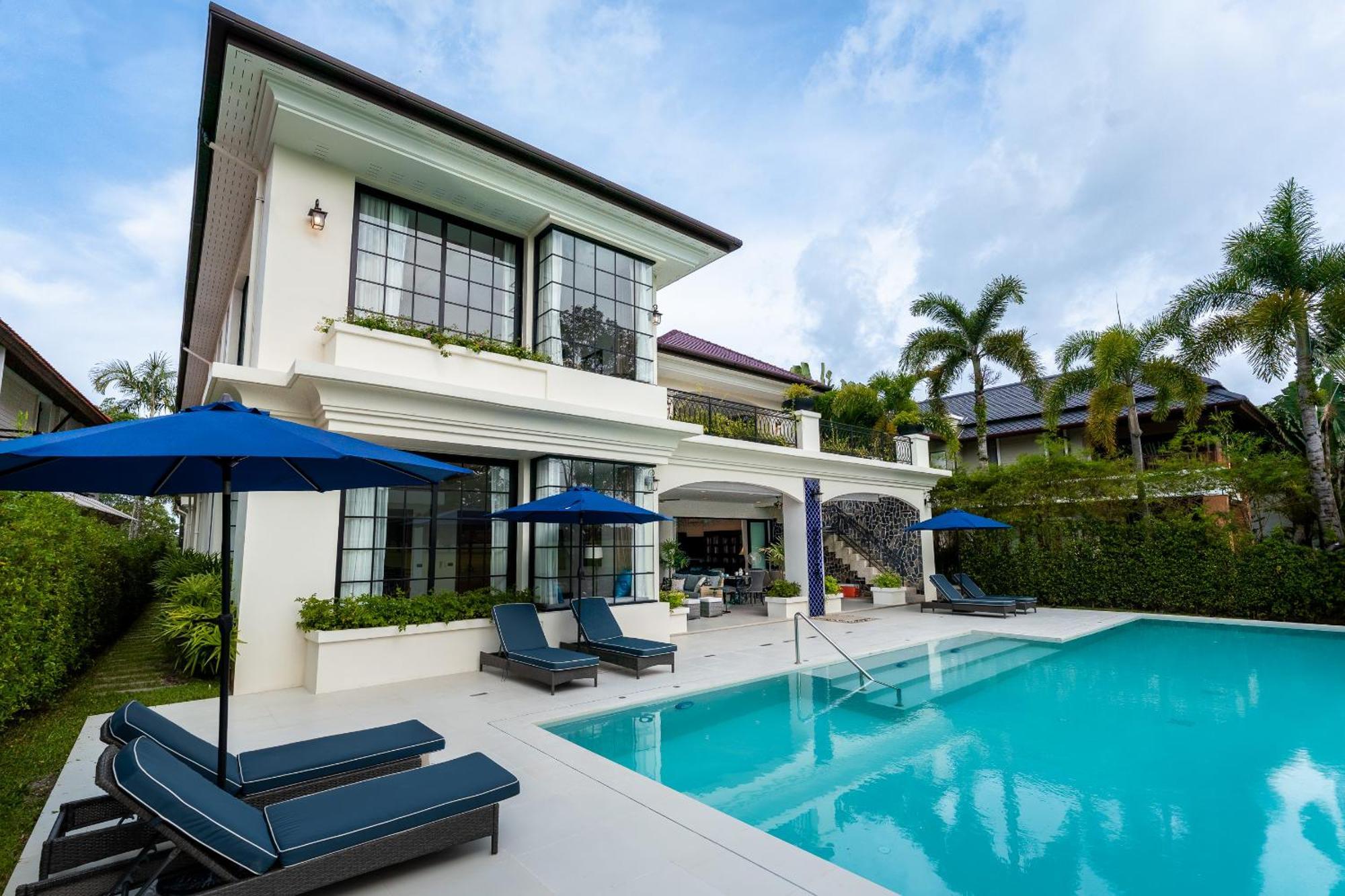 Viola 7 Bedroom, Fully Staffed, On The Golf Course *