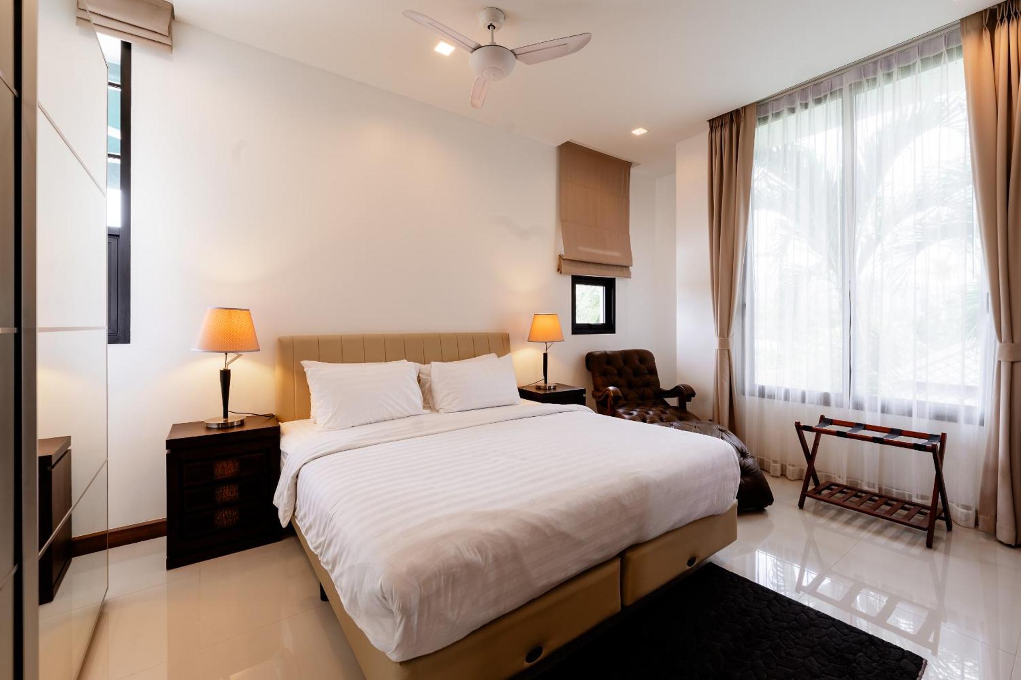 Viola 7 Bedroom, Fully Staffed, On The Golf Course Pousada Thalang