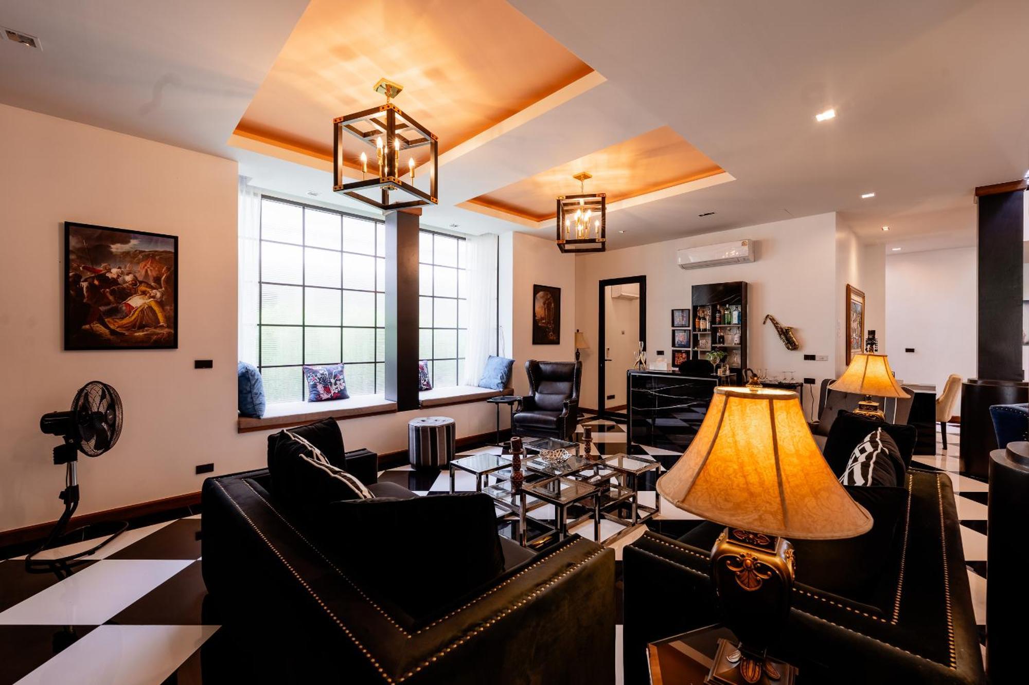 Viola 7 Bedroom, Fully Staffed, On The Golf Course Thalang