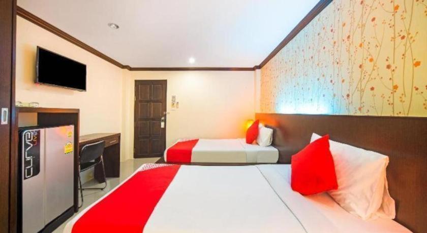 Oyo 232 Hometel 3* Patong