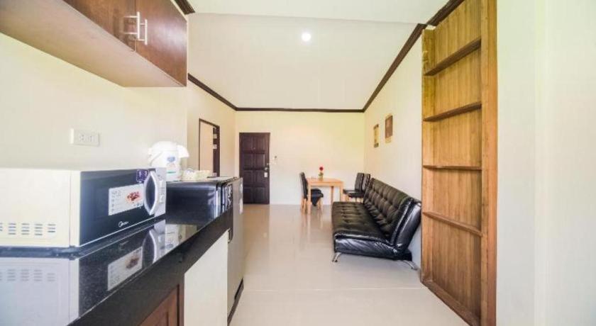 Oyo 232 Hometel Hotel Patong