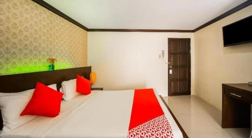 Oyo 232 Hometel Hotel Patong
