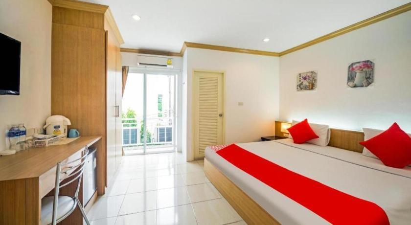Oyo 232 Hometel 3*