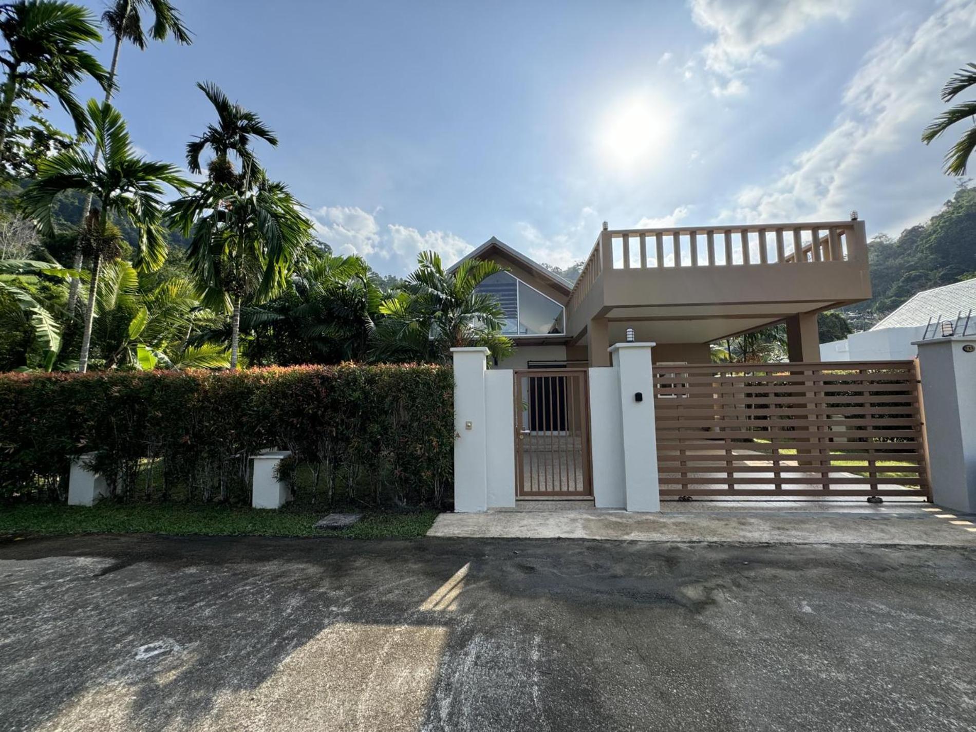 Nai Thon With Pool, Garden, Rooftop Terrace Phuket