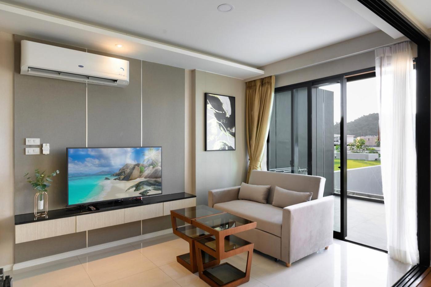 Apartment Newly Renovated In Mida Grande By Phuket Sabay Rent - Surin Beachfront, Expansive Terrace And Pools