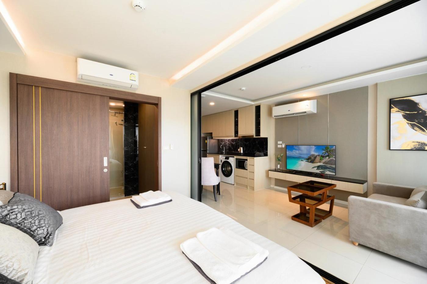 Newly Renovated In Mida Grande By Phuket Sabay Rent - Surin Beachfront, Expansive Terrace And Pools *