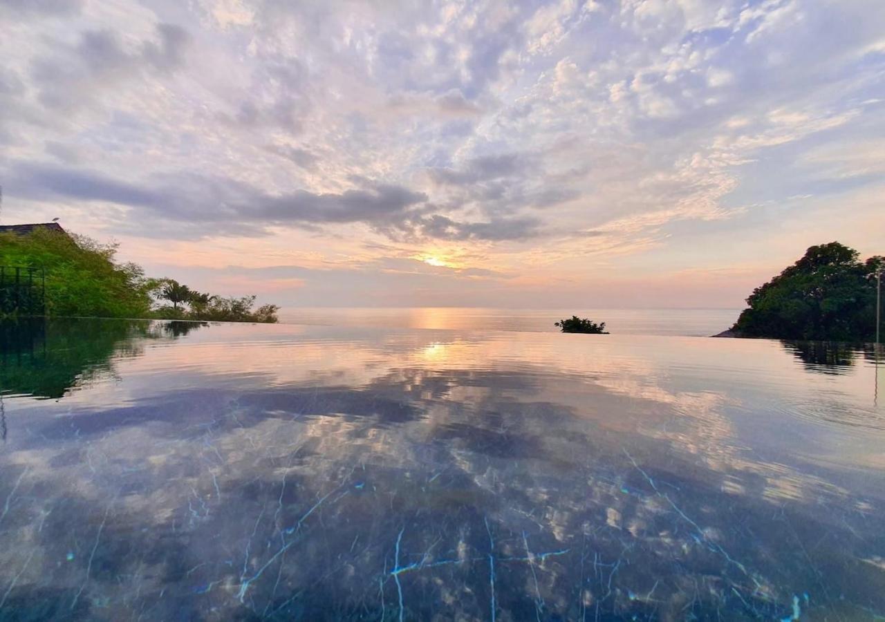 Villa Yang, Private Oceanfront Villa, Kamala Beach